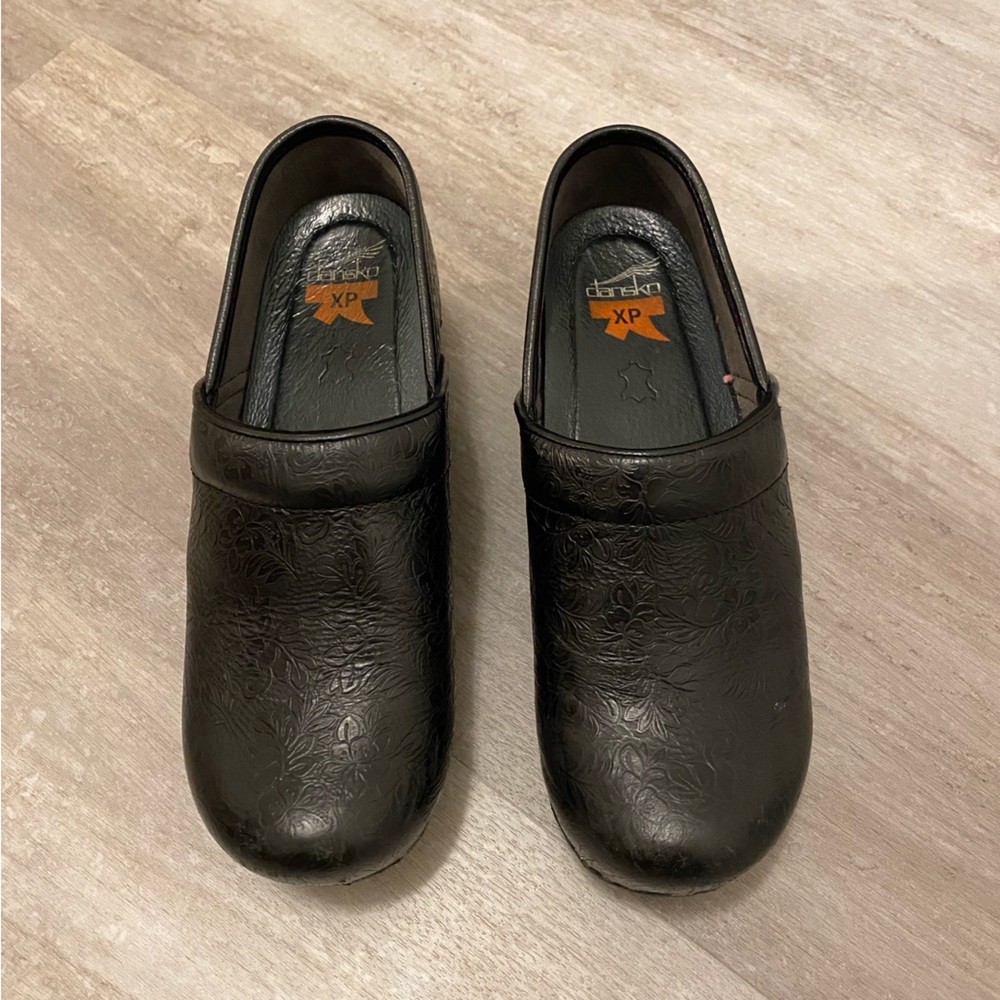 Dansko women’s clogs size 37